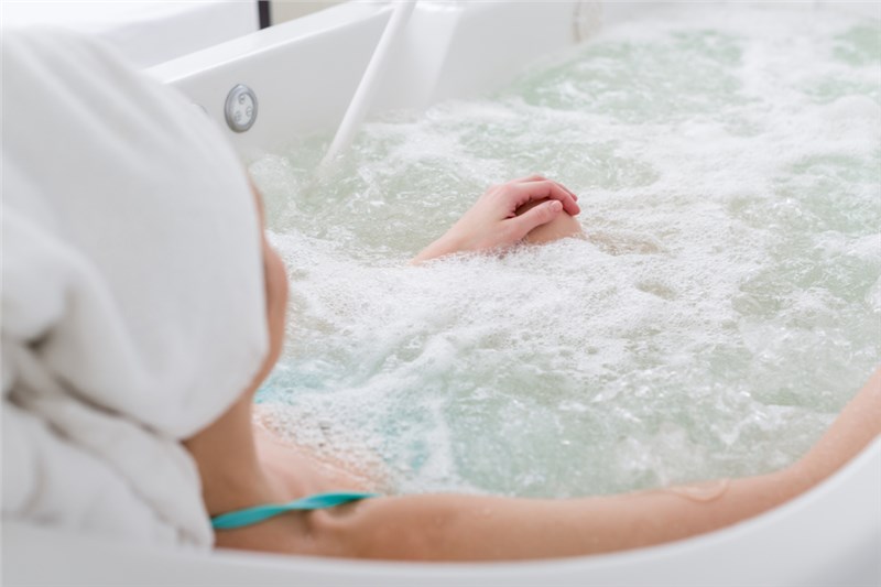 Benefits of Walk-in Tubs with Hydrotherapy Jets in Charleston, SC