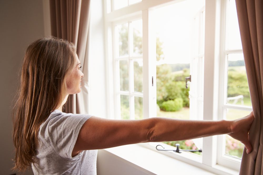 close curtains to save money on electric bill