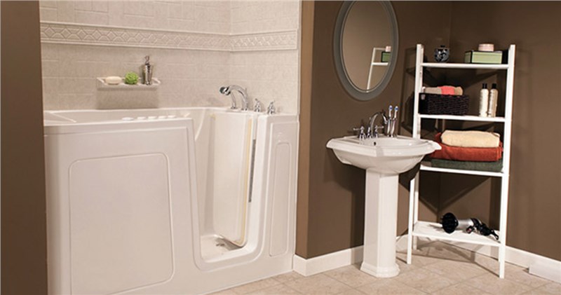 Have a Company in Baton Rouge Install Tub Surround and Get Started Bathing Right