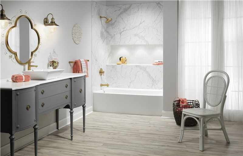 Finding the Perfect Replacement Bath for Your Master Bathroom