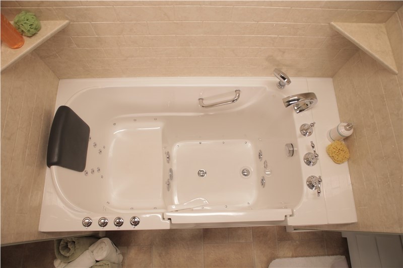 How Your Walk-In Tub Can Be the Perfect Spa
