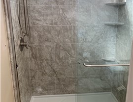 Shower Surrounds Photo 4